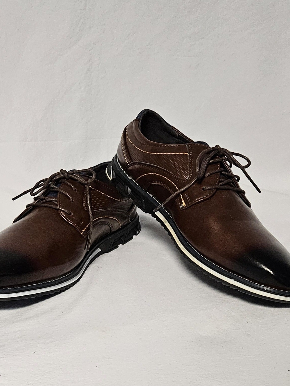 Men's Gatsby Hybrid Dress Sneakers. Sz 10.5 AA